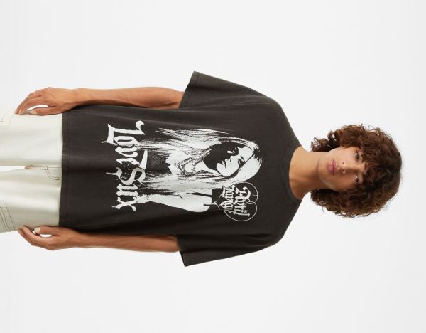 Bershka Kort Sleeve With An Avril Lavigne Print T-shirts Heren Zwart | SYYOt5hBmaX