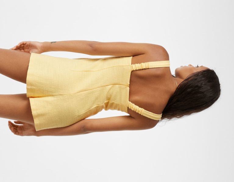 Bershka Fitted Jumpsuit With Brede Straps And A Textured Weave Jurken Dames Geel | Vd7PTPkMCW2