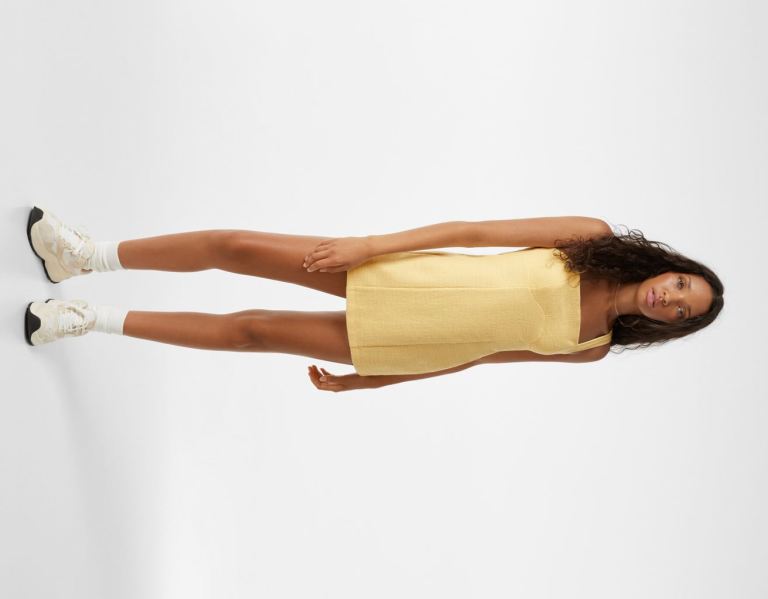 Bershka Fitted Jumpsuit With Brede Straps And A Textured Weave Jurken Dames Geel | Vd7PTPkMCW2