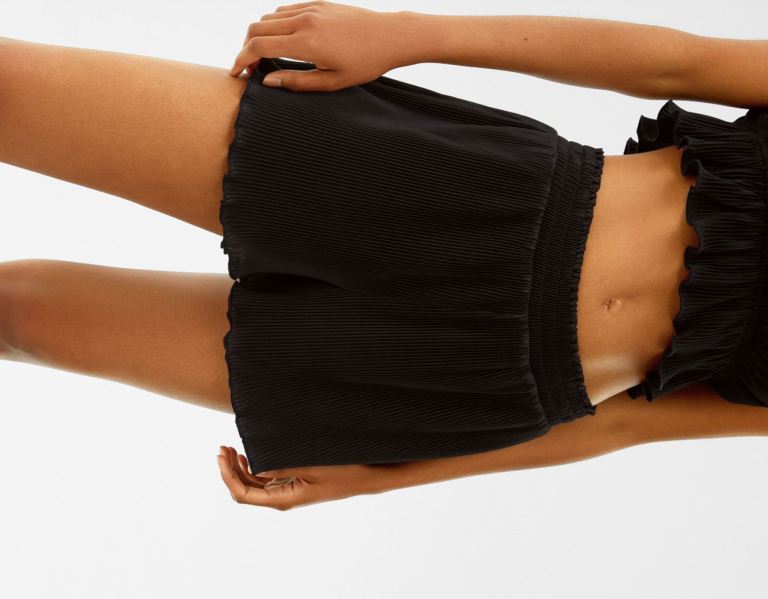 Bershka Geplooid Korte Broek Dames Zwart | ocnI7gpkY9B