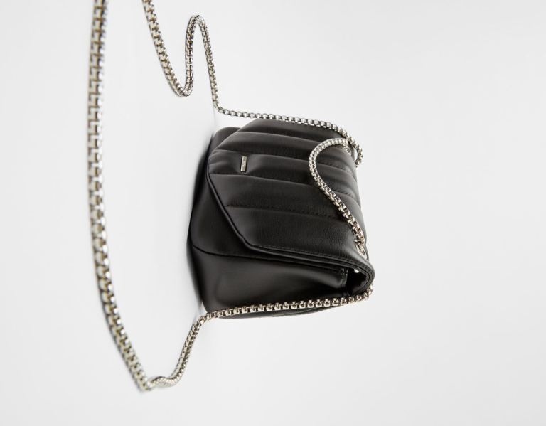 Bershka Gewatteerd Hand With Vertical Chain Tassen Dames Zwart | 31jO9Vz4FKd