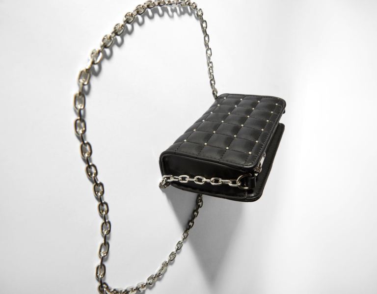 Bershka Gewatteerd Mini Crossbody With Studs Tassen Dames Zwart | UxmtbO4uLiQ