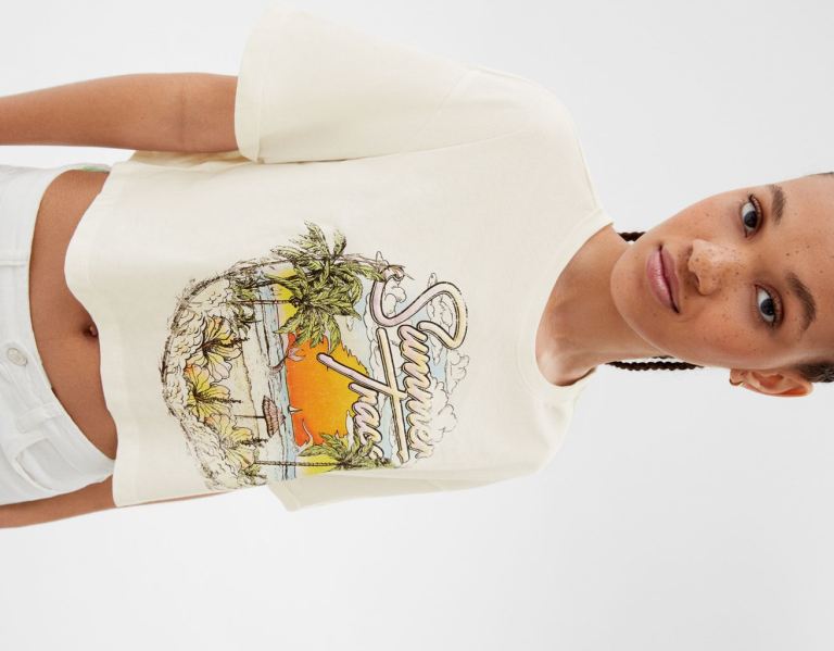 Bershka Kort Sleeve Cropped With Print T-shirts Dames Wit | 2hMAMyUDcnh