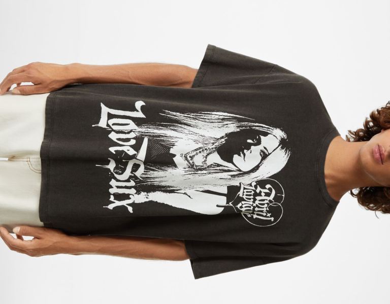 Bershka Kort Sleeve With An Avril Lavigne Print T-shirts Heren Zwart | SYYOt5hBmaX