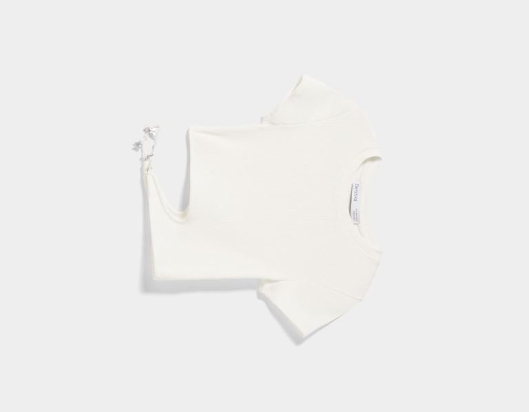 Bershka Kort Sleeve With Butterfly And Cut Out Detail T-shirts Dames Wit | fvCL6e3TqLV