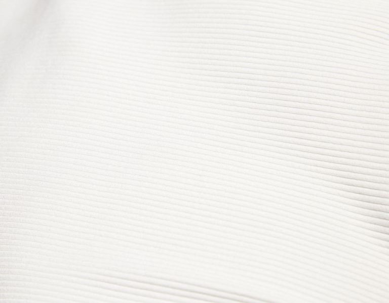 Bershka Kort Sleeve With Butterfly And Cut Out Detail T-shirts Dames Wit | fvCL6e3TqLV