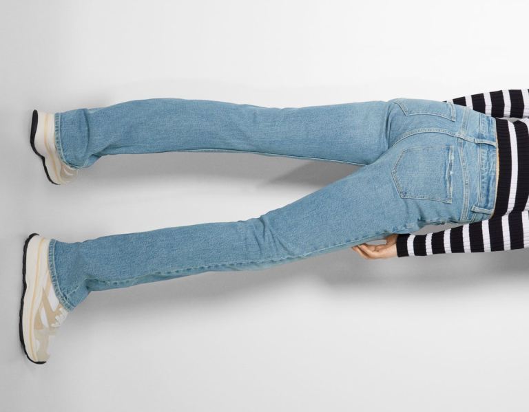 Bershka Low-rise Relax Fit Flared Jeans Dames Lichtblauw | 31Oby06tfwH