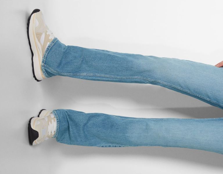 Bershka Low-rise Relax Fit Flared Jeans Dames Lichtblauw | 31Oby06tfwH