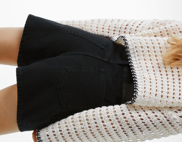 Bershka Mom Fit Denim Korte Broek Dames Zwart | 3mFskl7eZHo