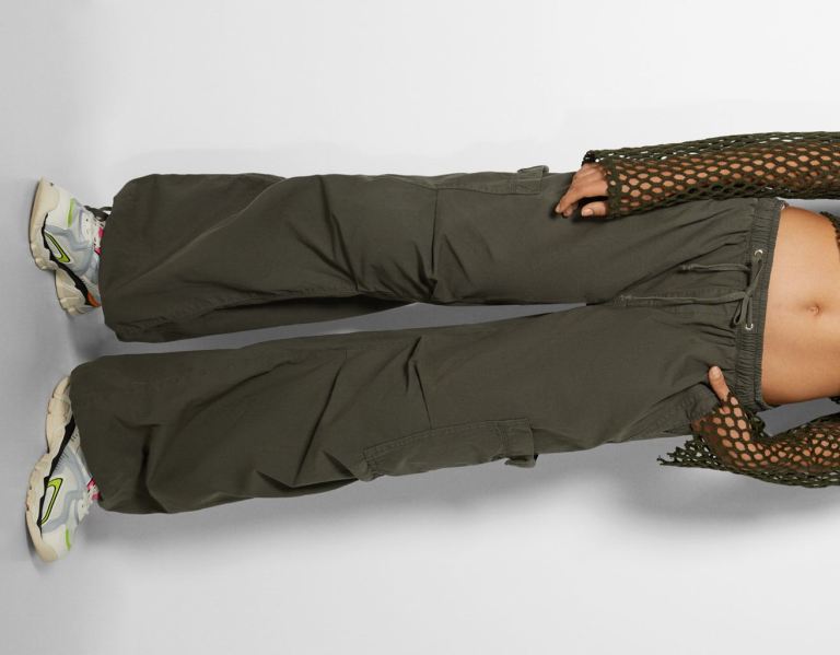 Bershka Parachute Pants Cargo Dames Khaki | VmywMA7VDZh