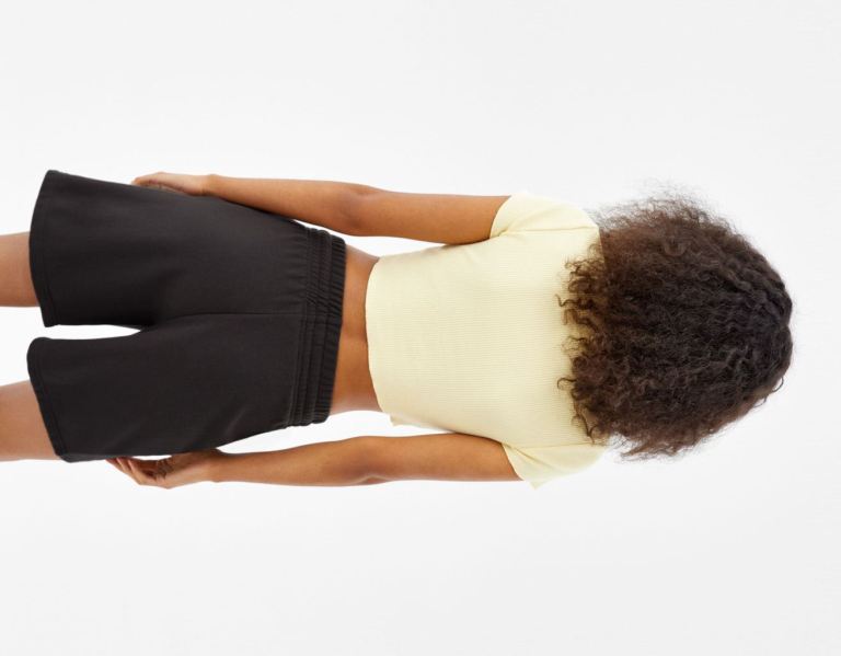 Bershka Plush Bermuda With Embroidered Detail Korte Broek Dames Grijs | rfnhlxsjAD5