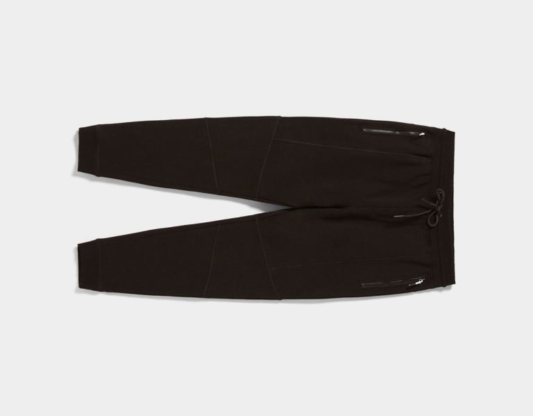 Bershka Plush Sweatpants With Seams Trainingspak Heren Zwart | ibGozTYp70s