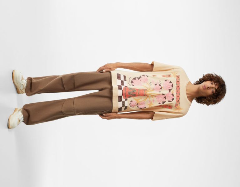 Bershka Regular Fit Kort Sleeve With An Art Print T-shirts Heren Beige | SG28Eg7jvLt