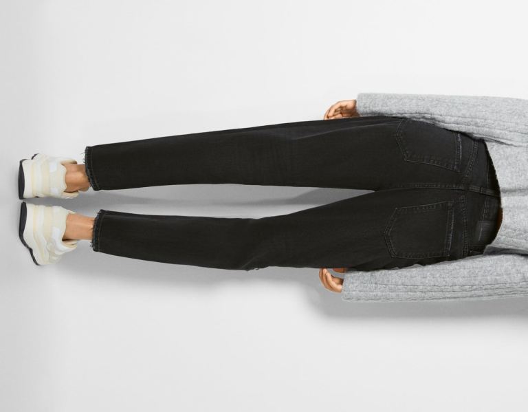 Bershka Ripped Mom Jeans Dames Zwart | PeJaaTusIpP