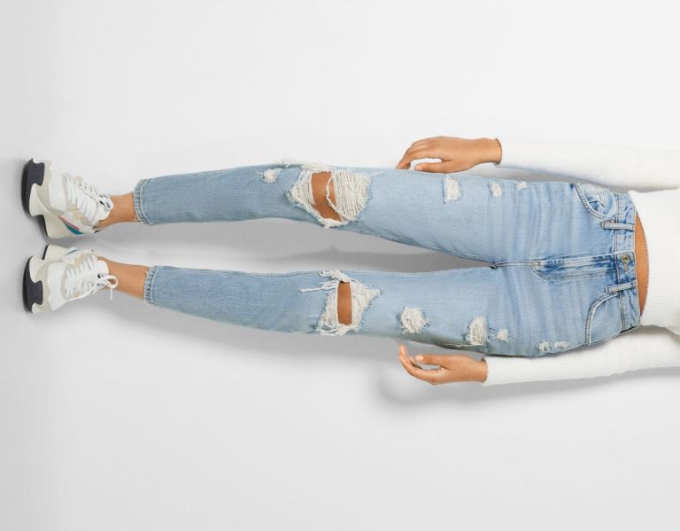 Bershka Ripped Relax Fit Jeans Dames Lichtblauw | 9uaaqymAVdE