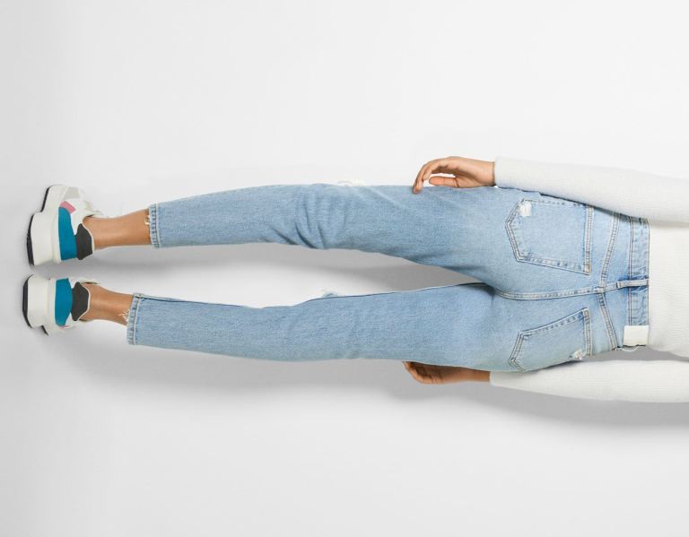 Bershka Ripped Relax Fit Jeans Dames Lichtblauw | 9uaaqymAVdE