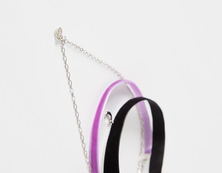 Bershka Set Of 3 Velvet Charm Choker Necklaces Sieraden Dames Zilver | SIHjZ5xTgj3