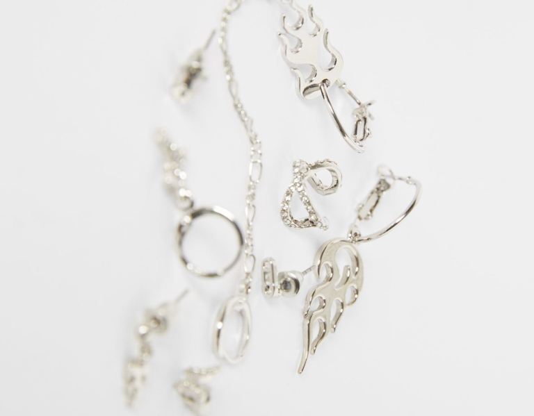 Bershka Set Of 8 Ear Cuff Cross And Butterfly Earrings Sieraden Dames Zilver | 7wnOcyFdtBl