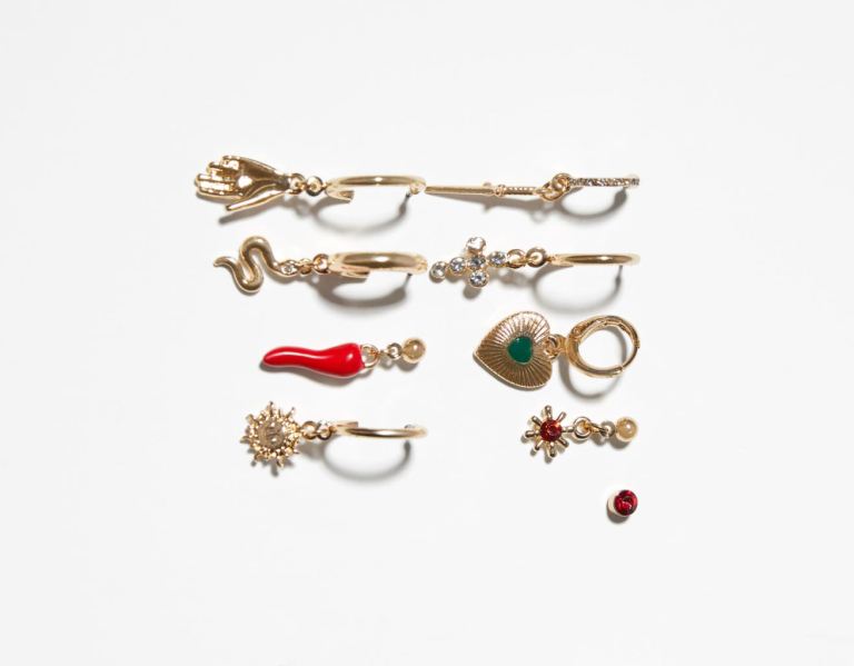 Bershka Set Of 9 Ear Cuff Earrings Sieraden Dames Goud | uFLxNfy0bfV